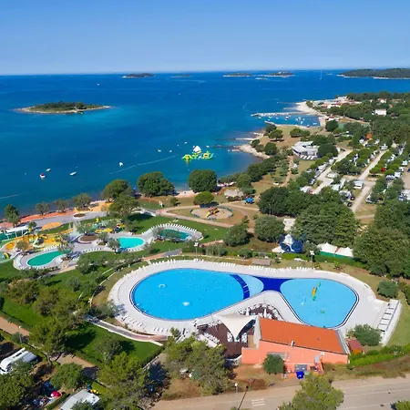 Maistra Polari Mobile Homes Tatil parkı 4*